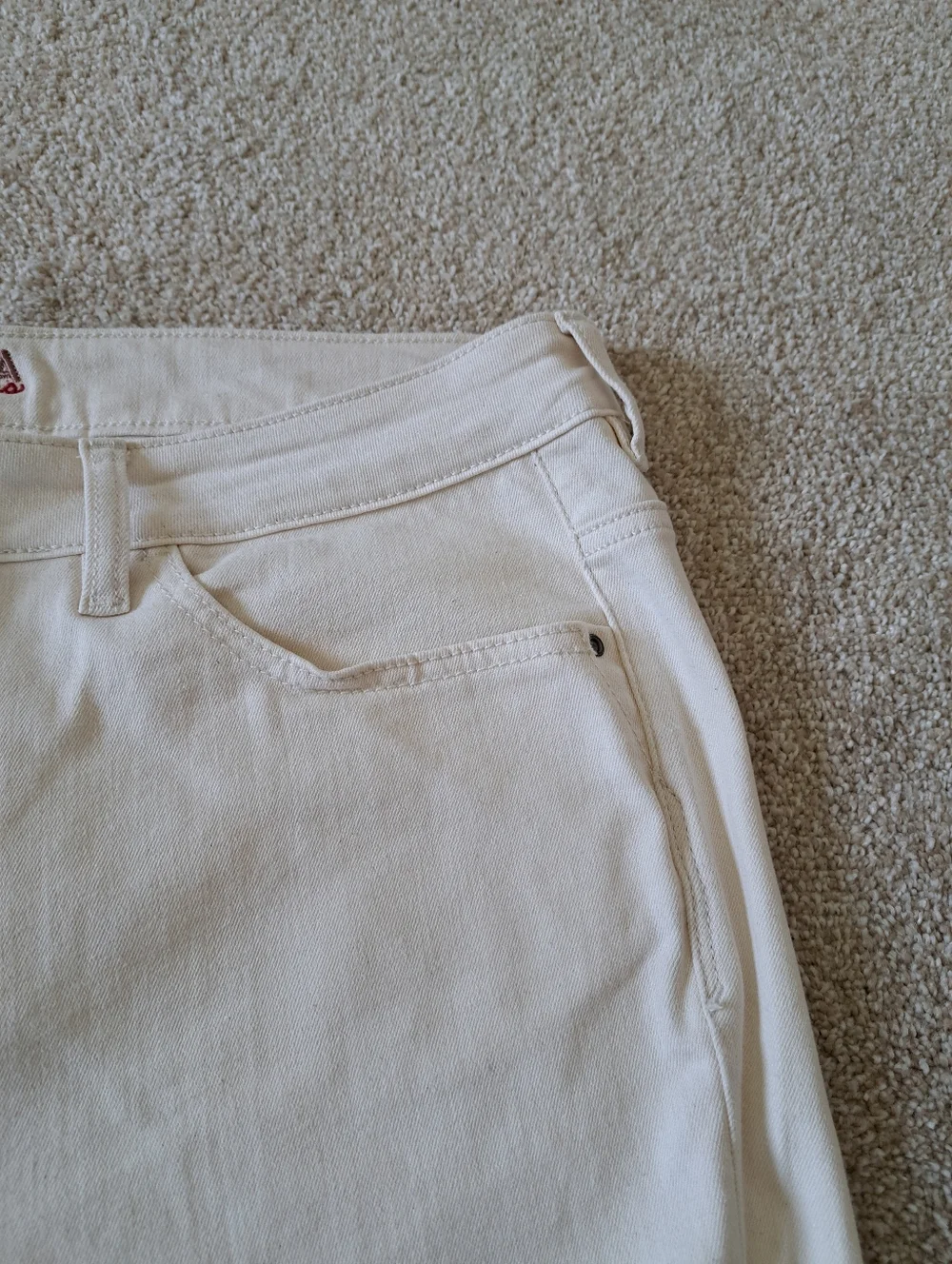 Santana Jeans Cropped Cream Denim Women's Size 16 Capri Stretch Pants - Picture 3 of 12